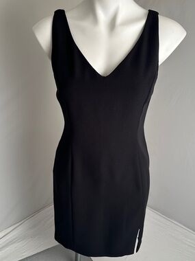 Hugo Buscati vintage black v-neck sleeveless sheath dress